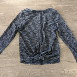 Zyia Split Back Long Sleeve T EUC -medium